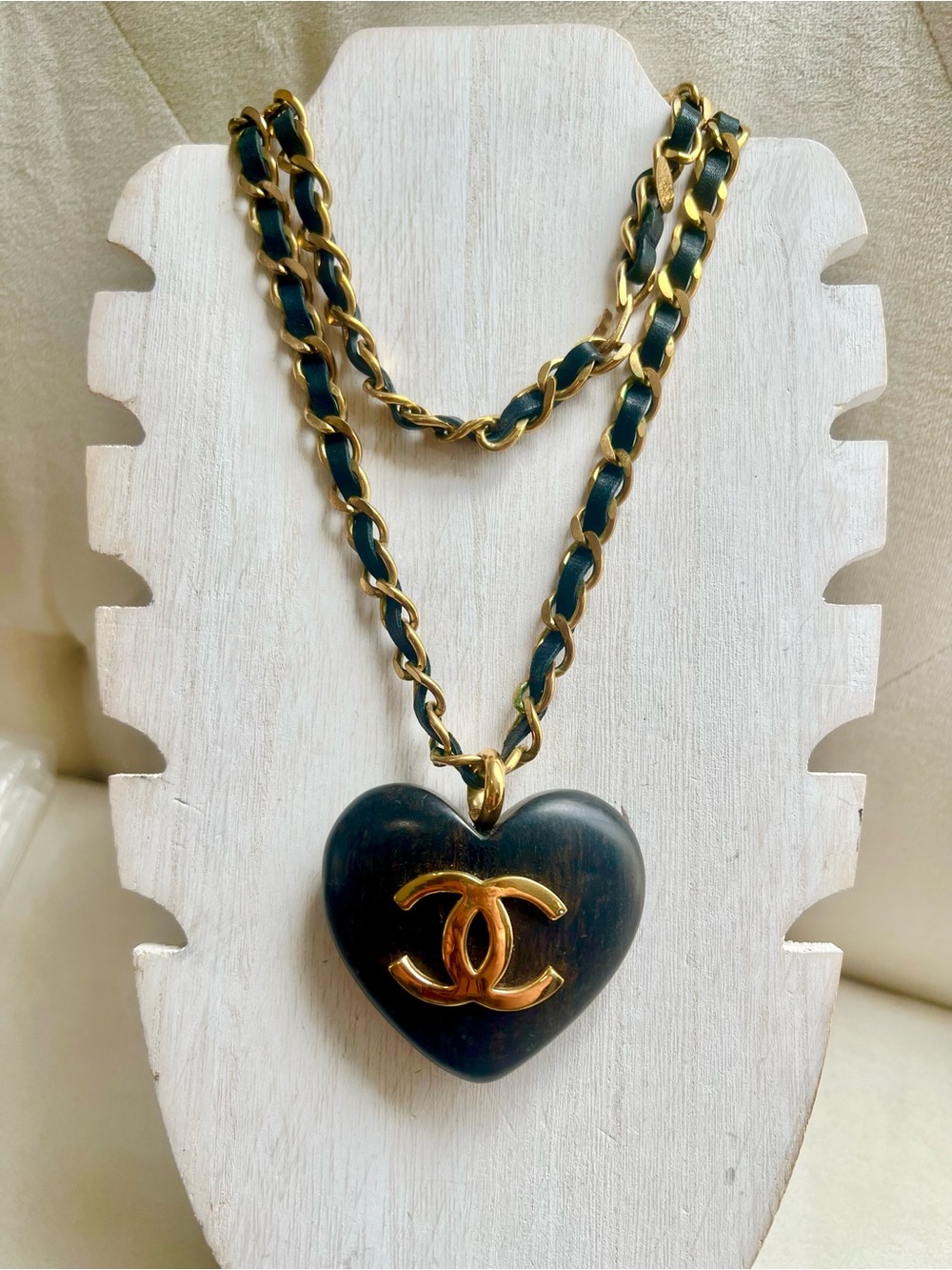 Rare🔥Chanel 1993 Large Wood heart 24K Gold Plated Hardware Necklace